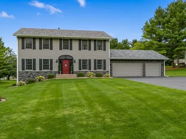 7932 Windspoint Rd, Roscoe, IL 61073