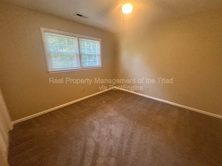 2393 Spicewood Dr — Photo 17