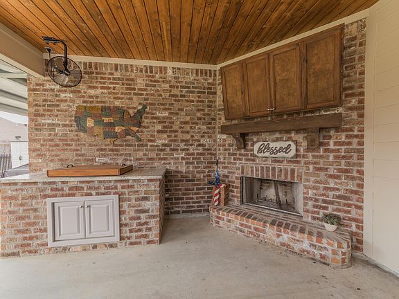 3rd image of 410 Misty Wind Dr