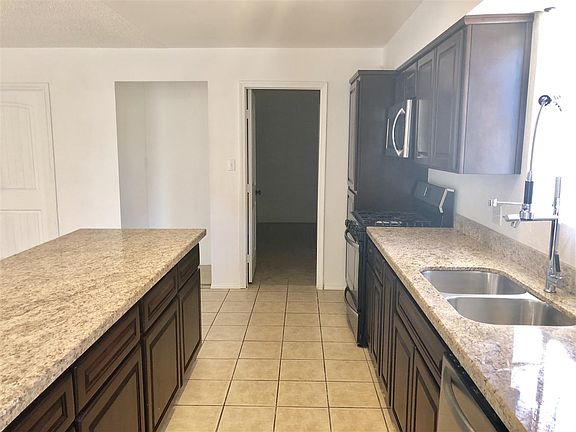 5th image of 711 E Hacienda Dr
