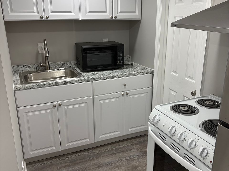 1st image of 494 Albany Ave #Basement