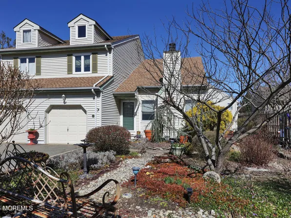 21 Gull Way, Keyport, NJ 07735