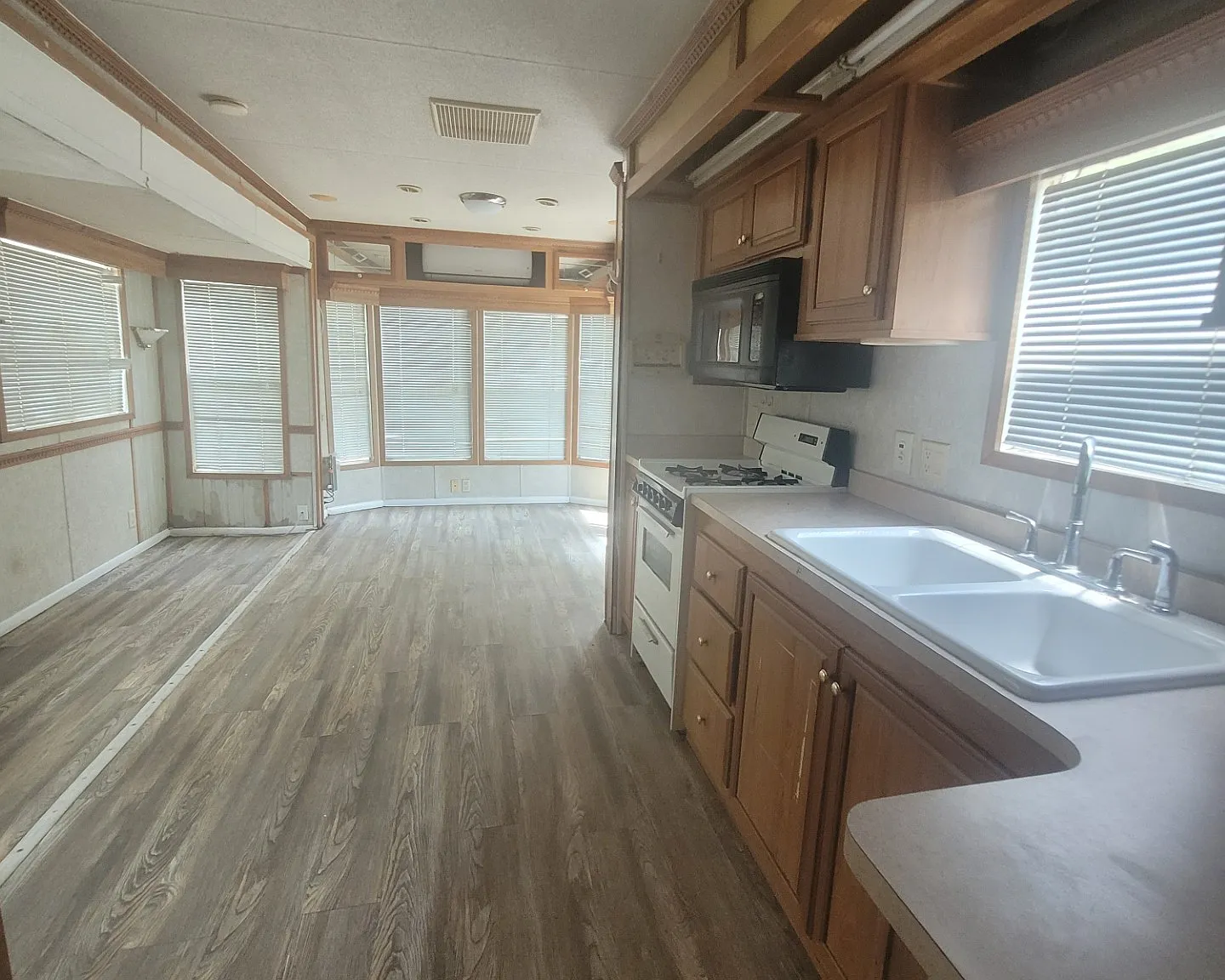 1 bed, 450 sqft, $644 — Photo 2
