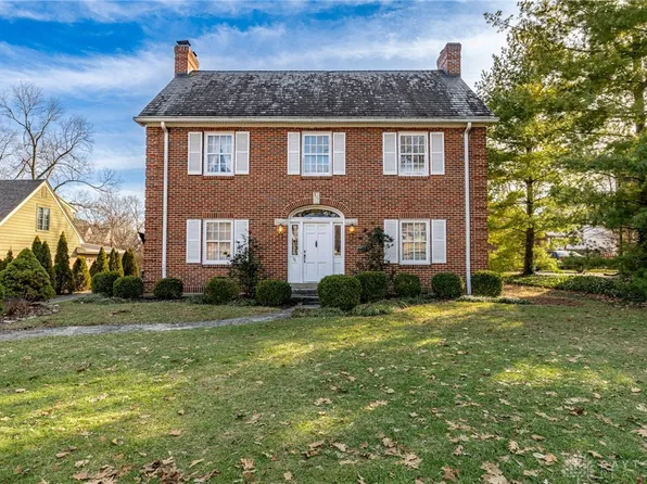 16 Hadley Rd, Oakwood, OH 45419