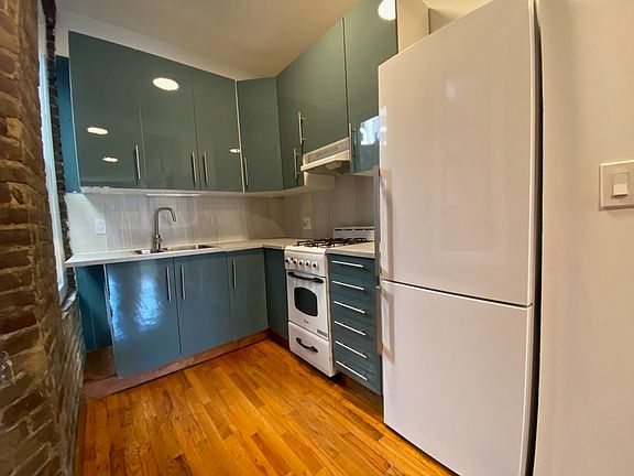 2nd image of 230 E 83rd St APT 4RW