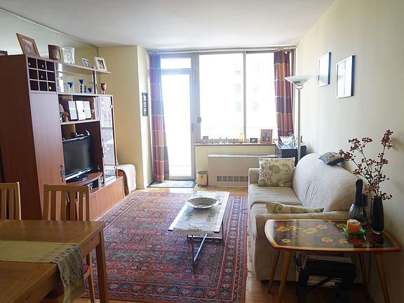 4th image of 200 E 89th St APT 10D