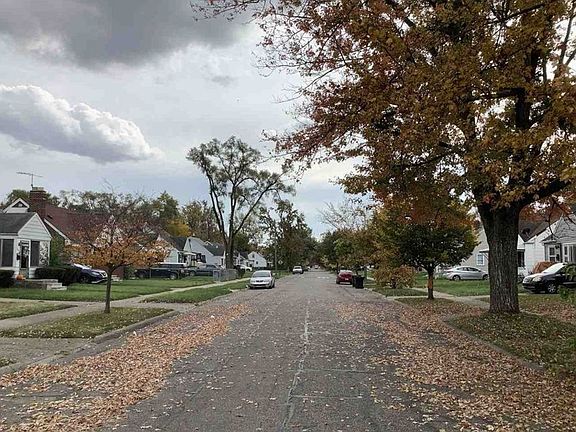 Exterior Neighborhood (street photo)