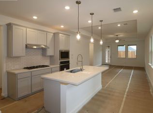 406 Cherry Laurel Dr, Lakewood Village, TX 75068