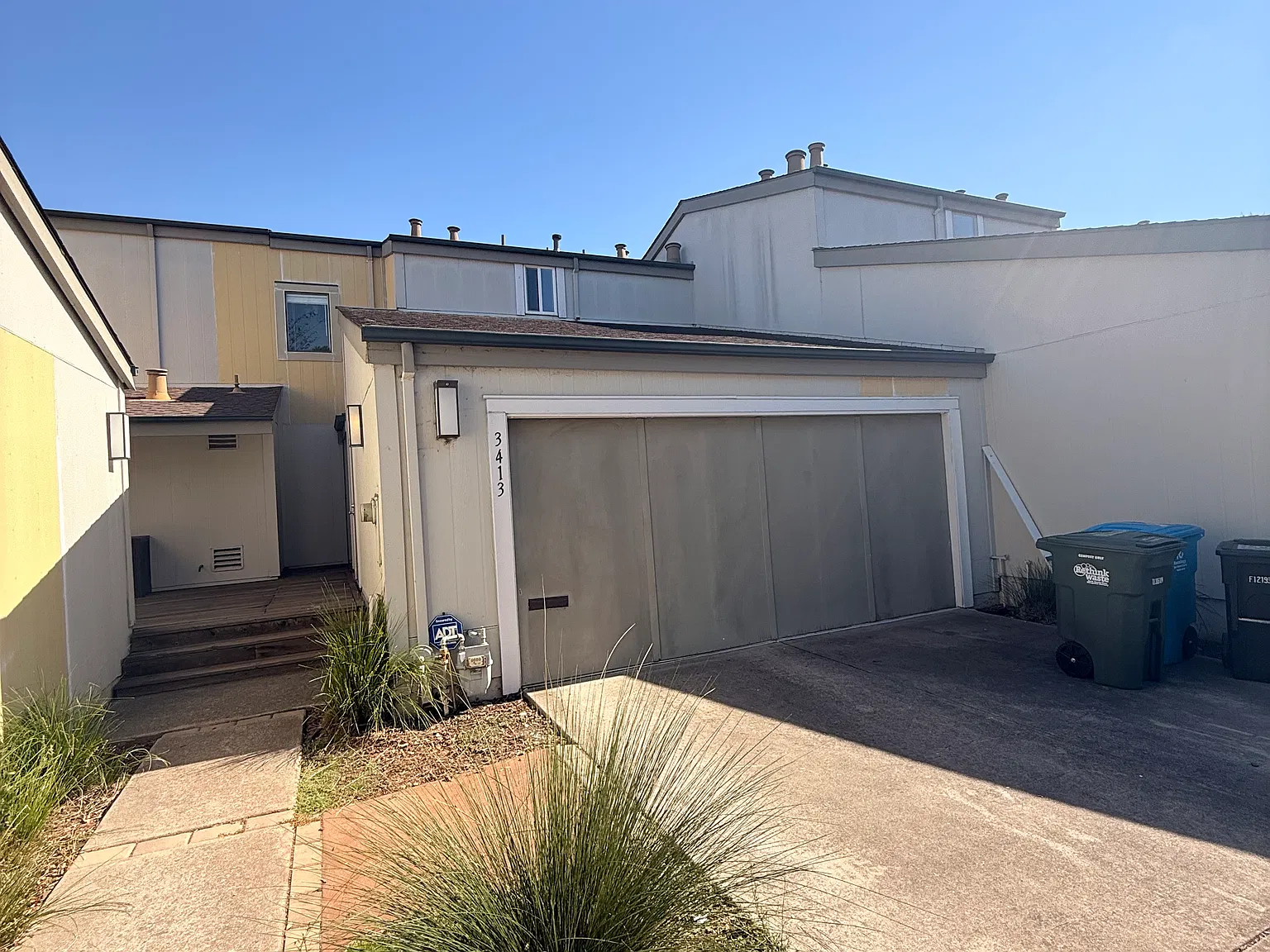 2 bed, 1.5 bath, 1190 sqft, $4,595 — Photo 1
