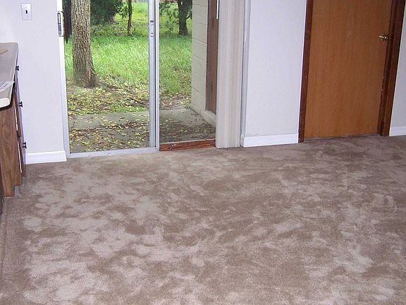 4th image of 901 Hyland Springs Dr