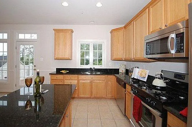 5 Webster Hill Ct — Photo 3
