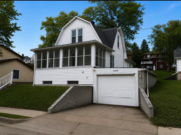 1385 Cummins St, Dubuque, IA 52001