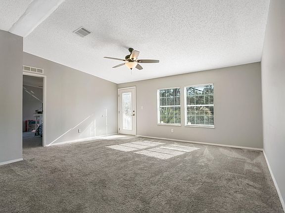 3rd image of 2666 Silver Creek Dr