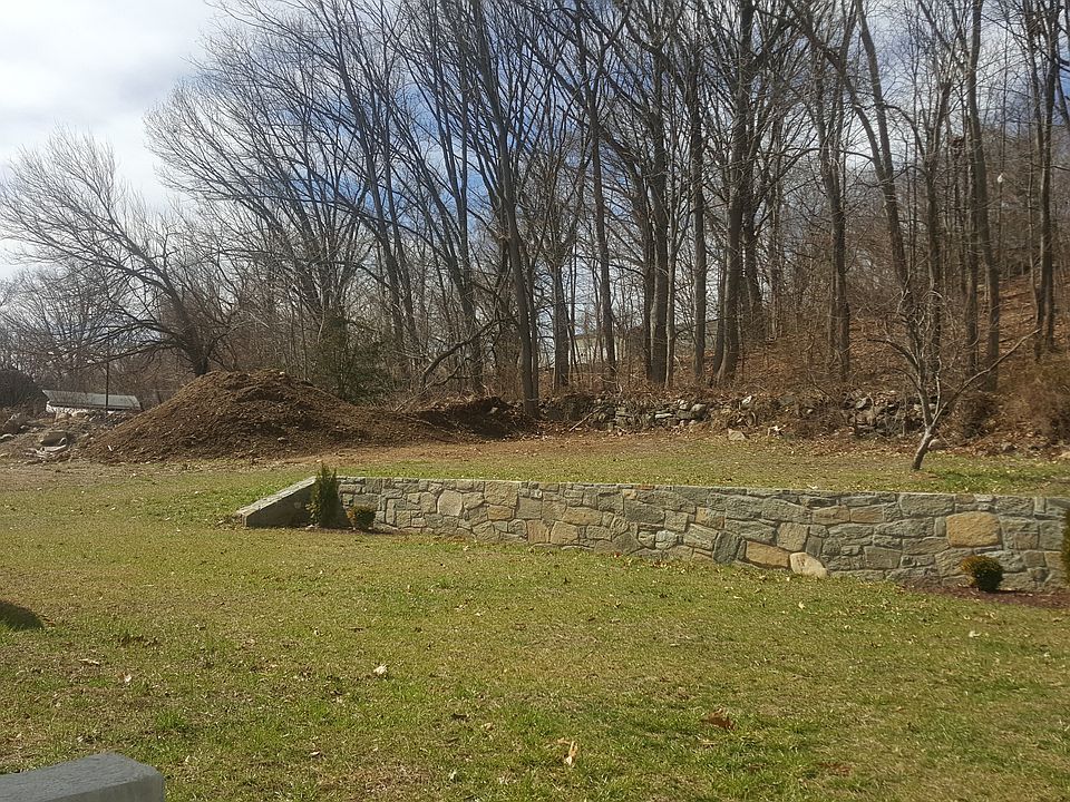 2nd image of 181 Lakeview Ave