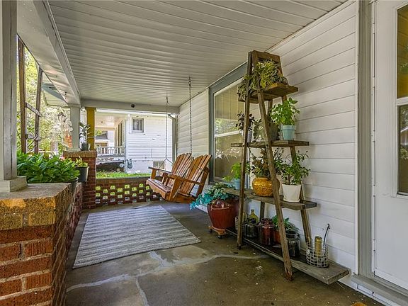 3rd image of 619 S Hardy Ave