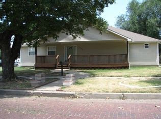 1202 Millington St, Winfield, KS 67156