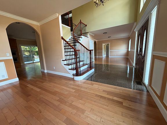 3rd image of 7632 SE 37th Pl
