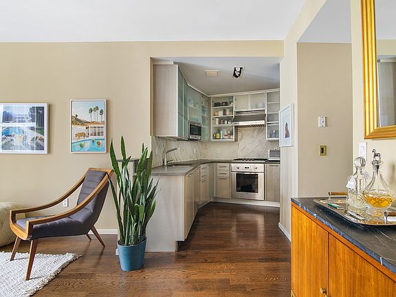 3rd image of 200 Chambers St APT 4G