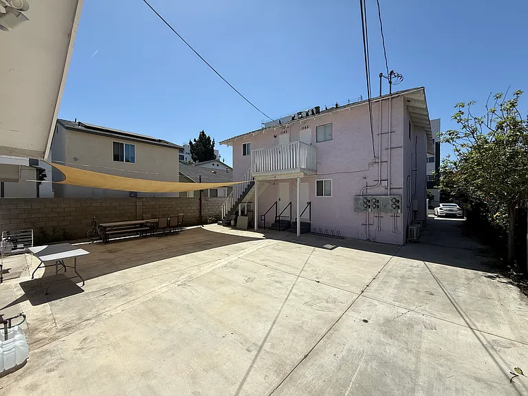 1161 W 37th Dr #1161 — Photo 3