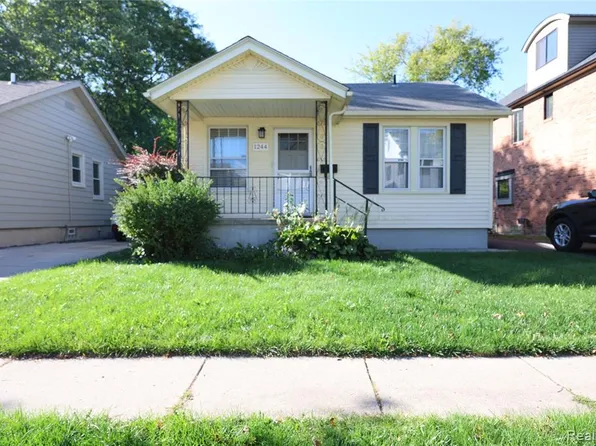 1244 Holland St, Birmingham, MI 48009