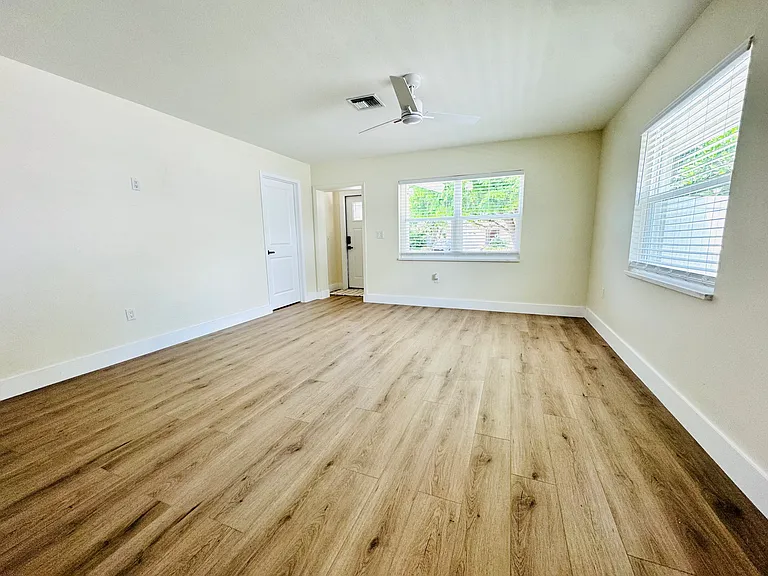 3430 Chapel Dr — Photo 6