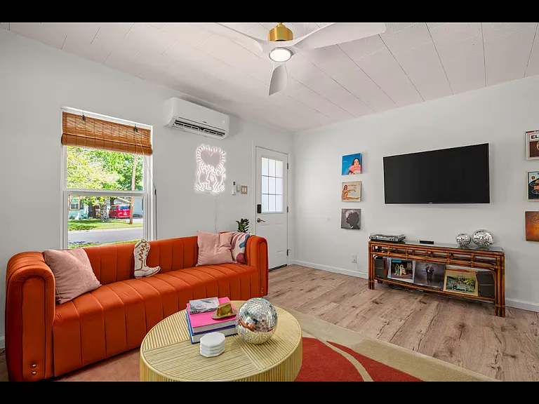 413 Normandy St — Photo 5