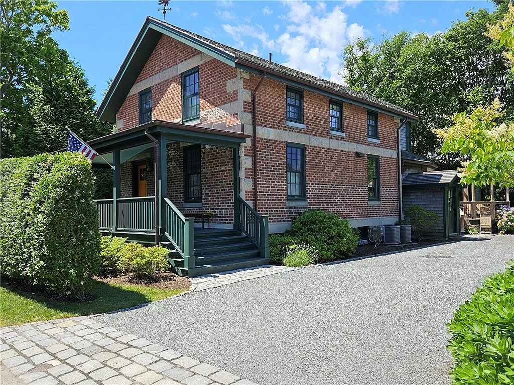 4 bed, 3.5 bath, 2928 sqft, $37,500 — Photo 1