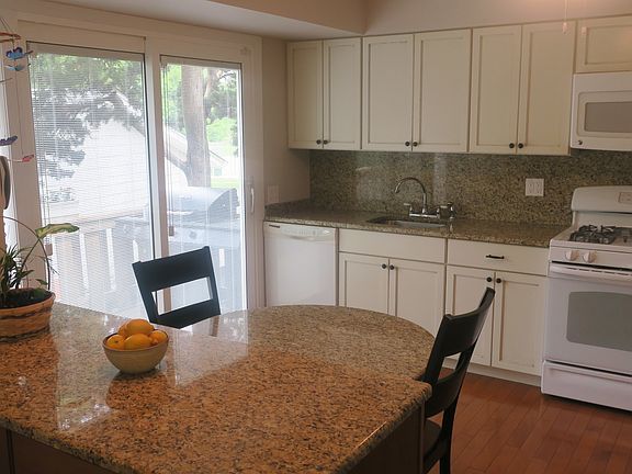 3rd image of 2510 Mitchell Dr