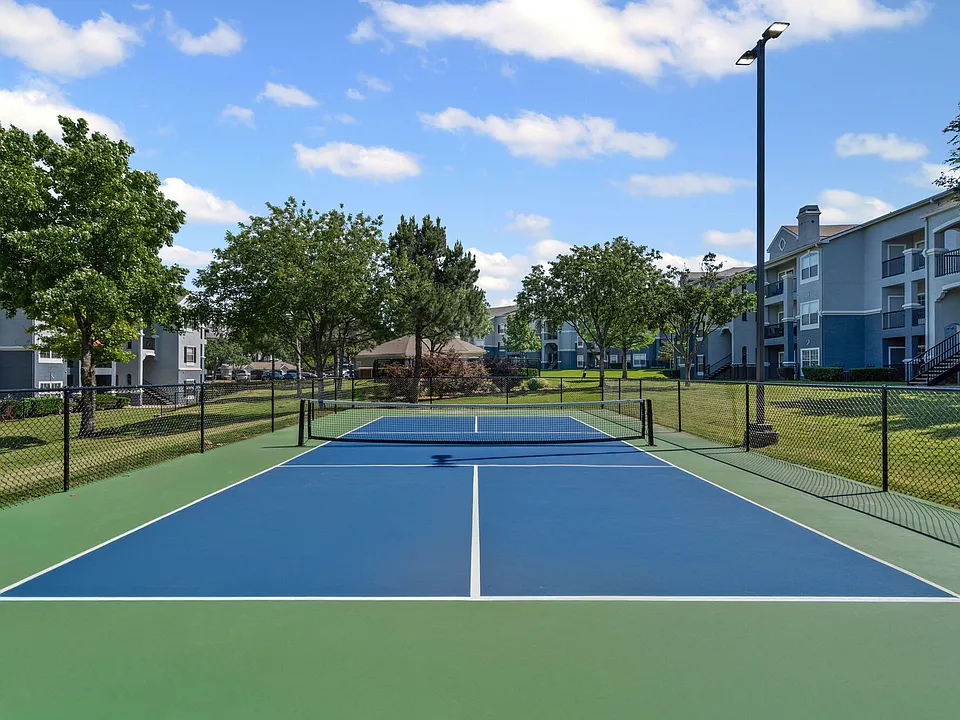 Benton Pointe apartments community photo
