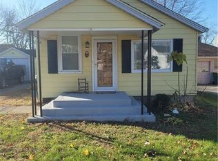 34 Canton Ave, Portsmouth, RI 02871