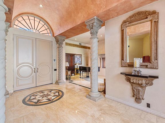 5th image of 18 Via Condotti