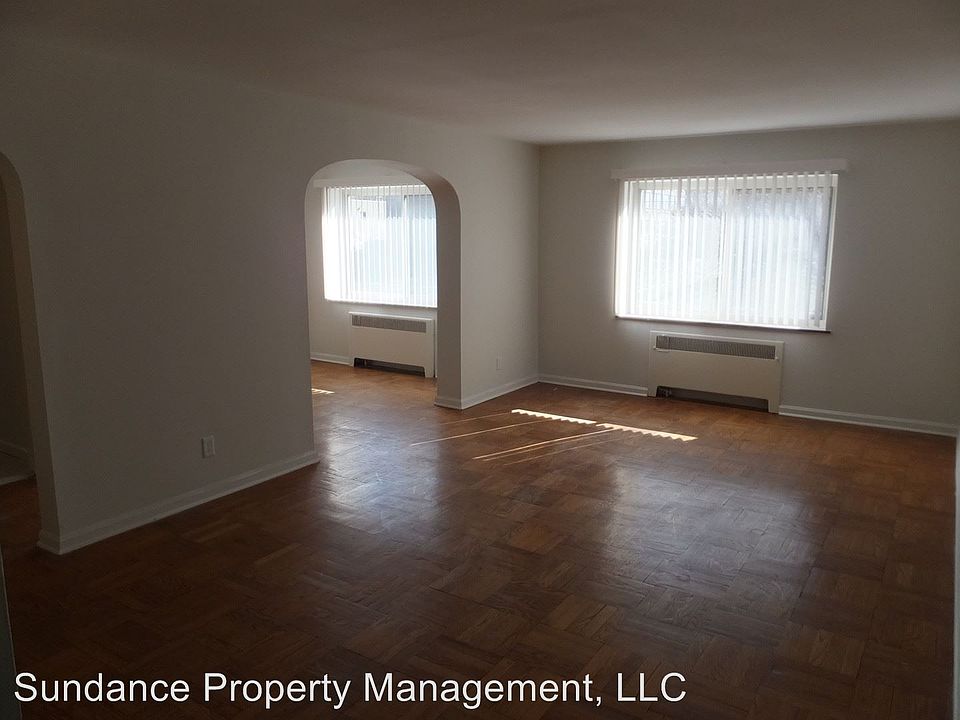 2nd image of 2217-2229 Victory Pkwy APT A4