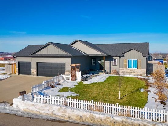 337 6th St SE, Dover, MN 55929