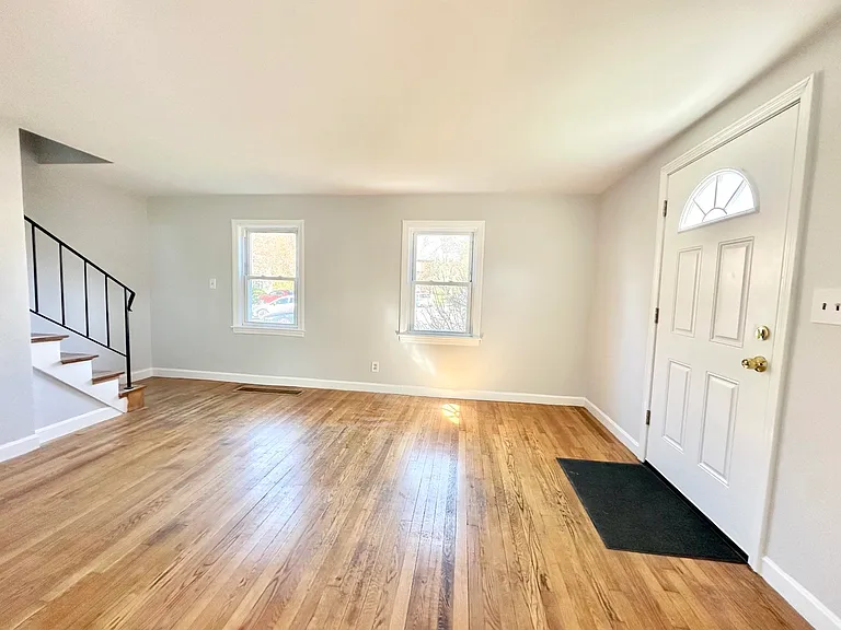84 Mary Ann Rd — Photo 4