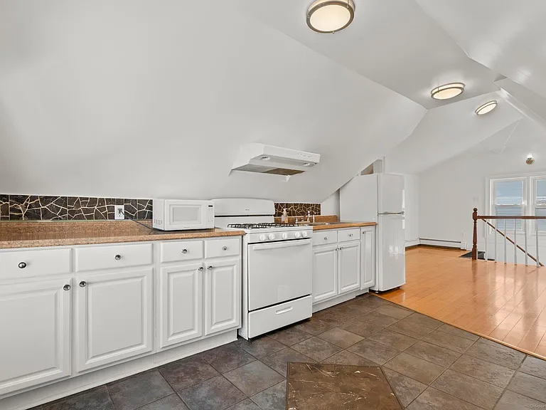 48 Lockwood Ave #3 — Photo 10