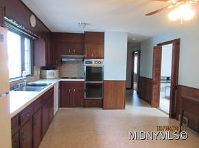 2nd image of 939 Armory Dr