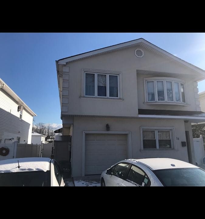1st image of 18 Ionia Ave #2