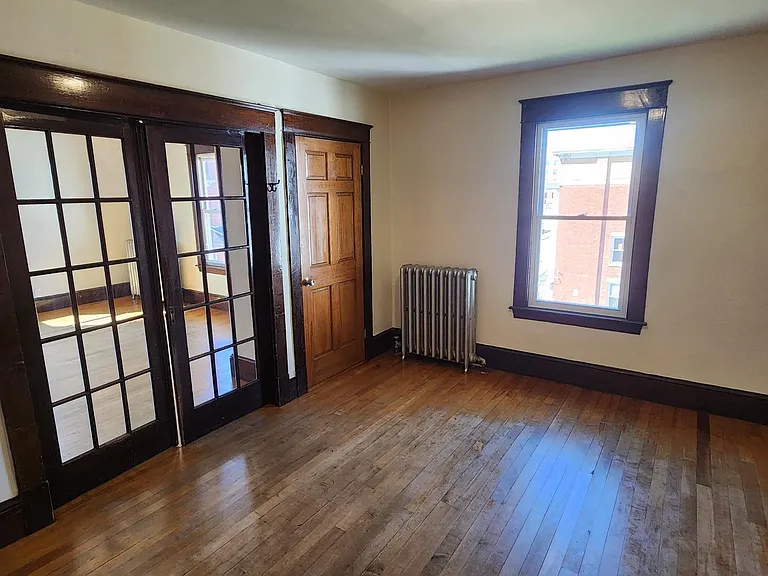 90 Ash St #9 — Photo 1