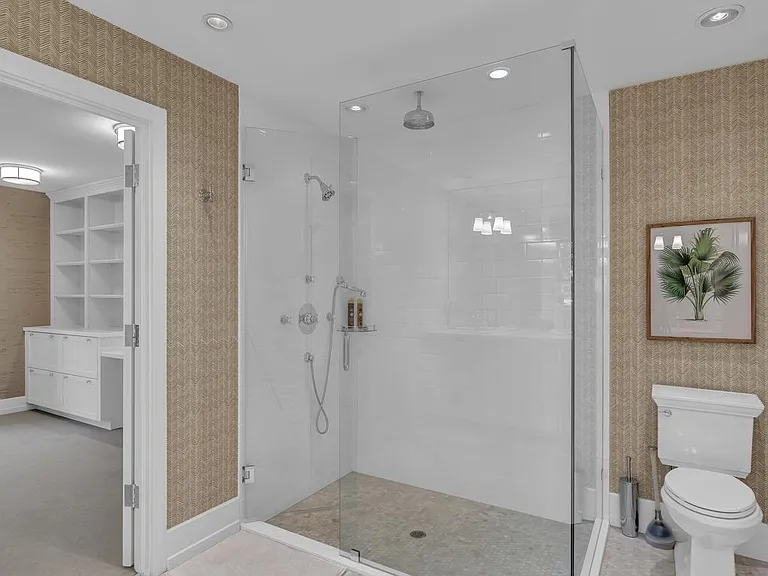 215 Live Oak Rd — Photo 18