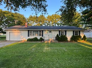 10857 Medalion Dr, Bloomington, IL 61705