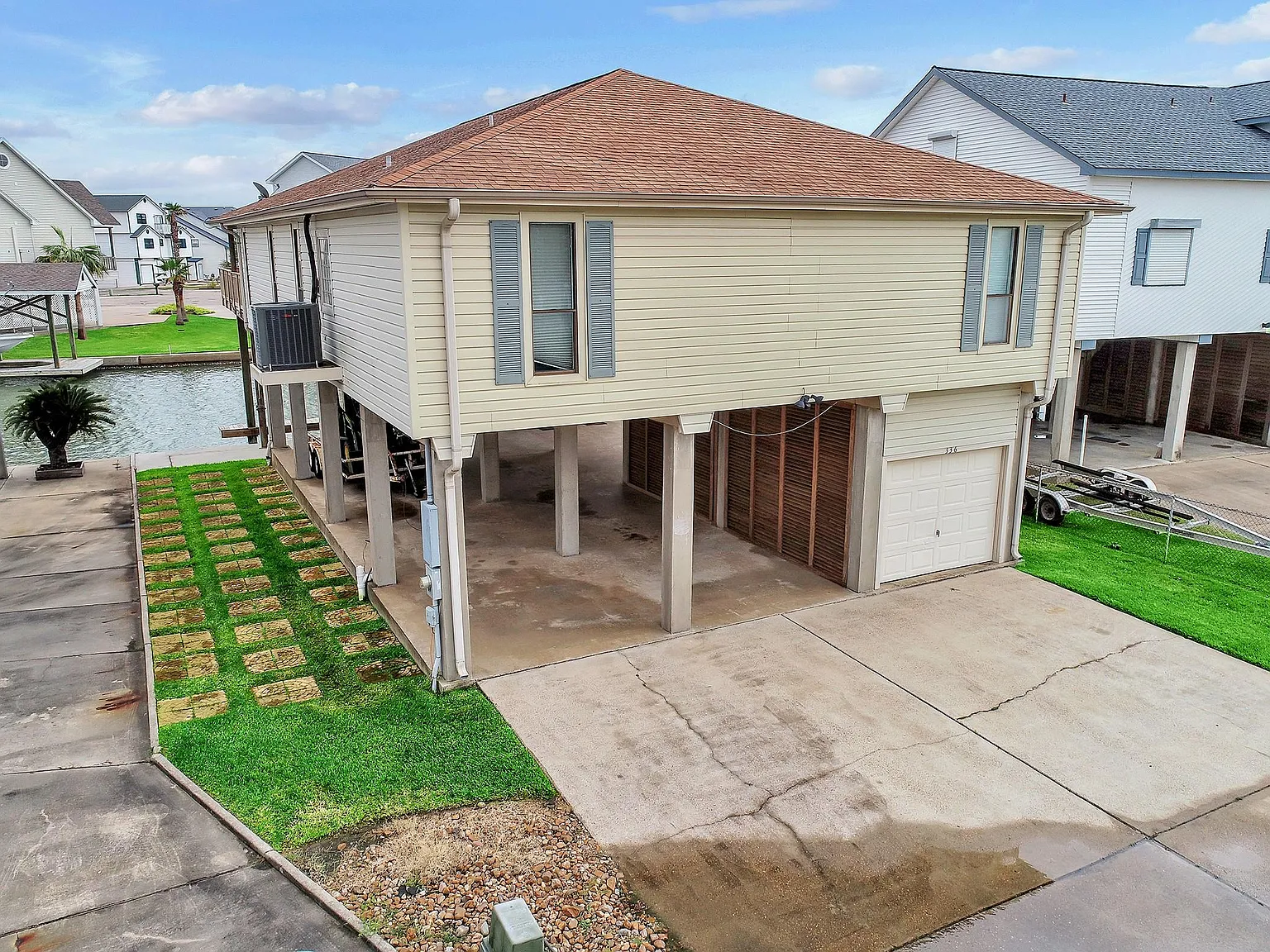 3 bed, 2.0 bath, 1944 sqft, $3,900 — Photo 3