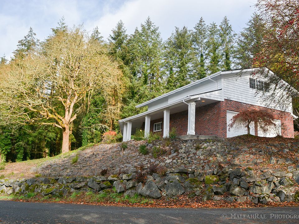 1st image of 245 SE Parkhill Dr