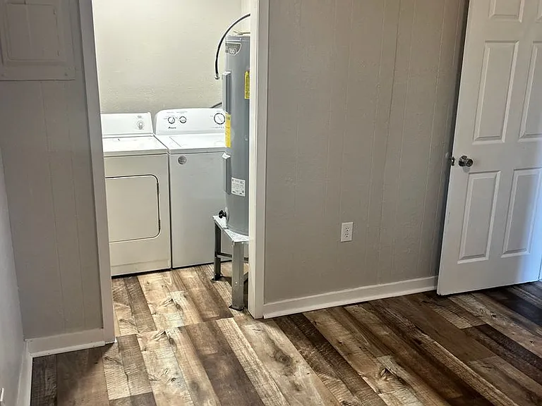 601 Magnolia Dr — Photo 3