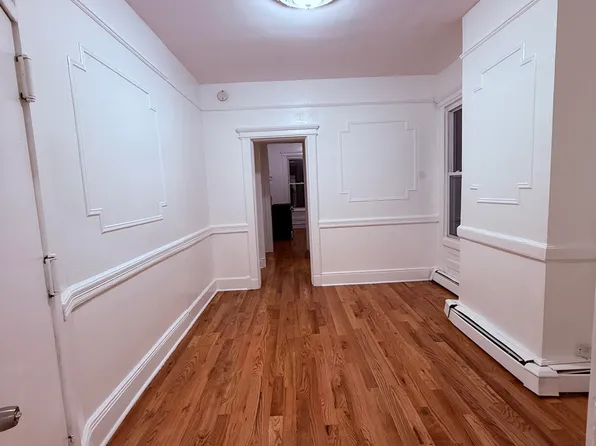 110 Duncan Avenue image 8 of 19