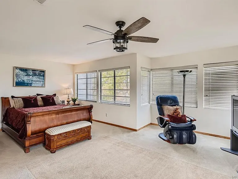Master bedroom no furniture