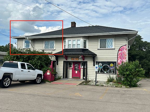 2nd image of 217 S Lincolnway St #2N