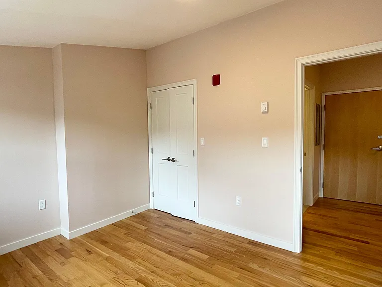 23 Hudson St #403 — Photo 6