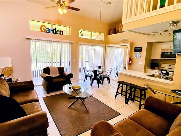 2nd image of 3174 Tamarind Cir