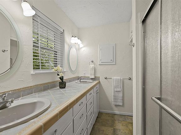 5th image of 2112 Cartwright Dr