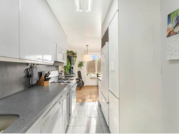 3rd image of 392 Central Park W APT 18X